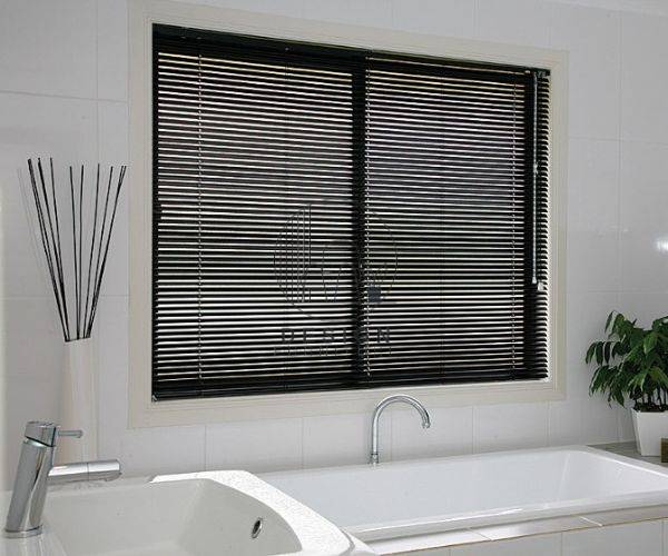 aluminium venetian blinds for washroom