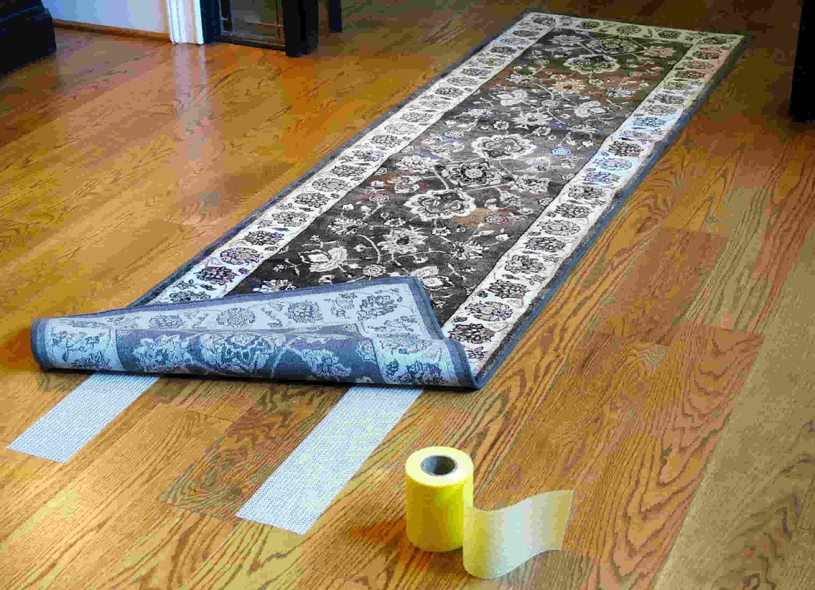 Rug-Pad-And-Carpet-Tape 1