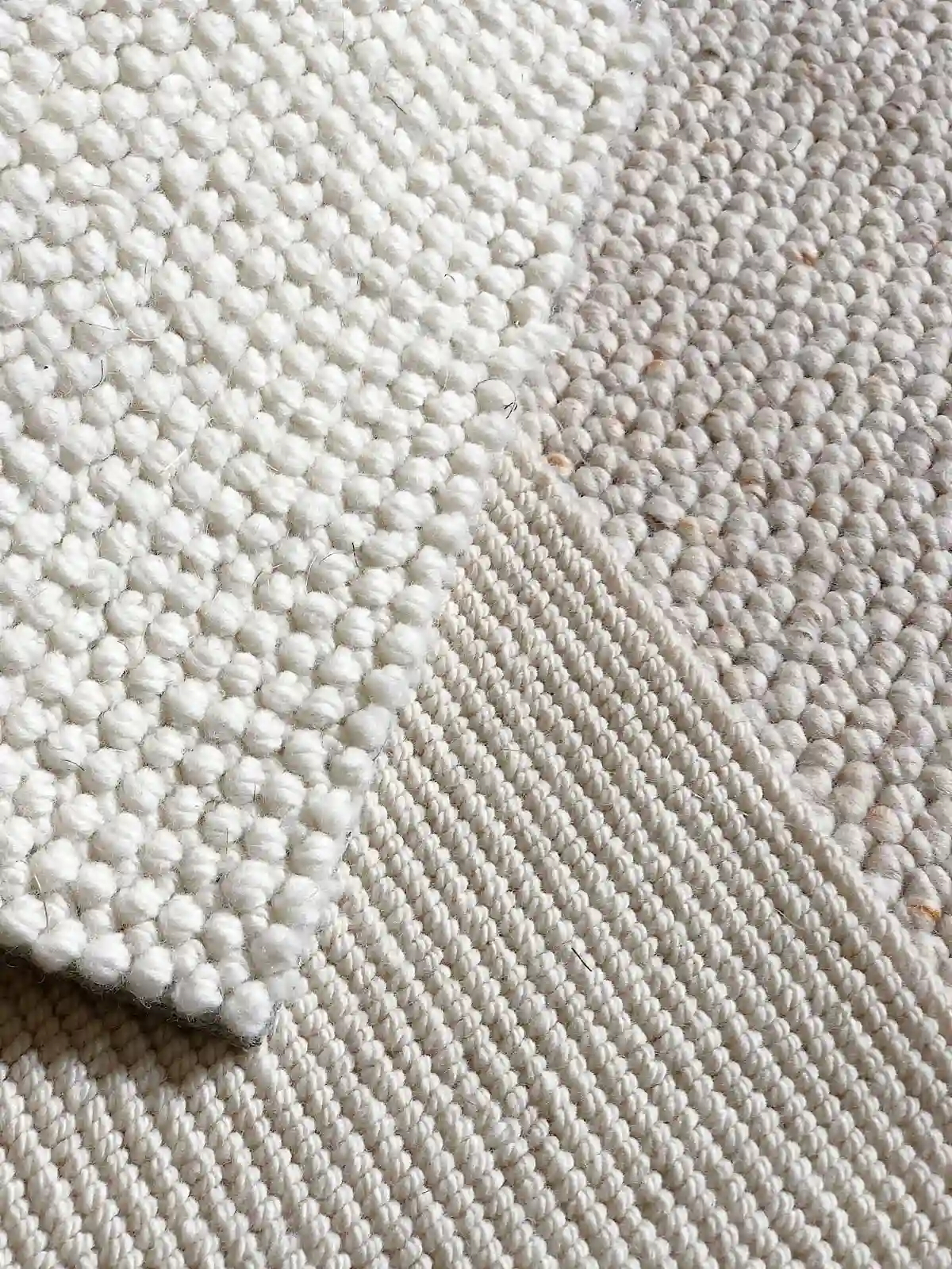Custom carpet Dubai supplied, measured and installed for villas