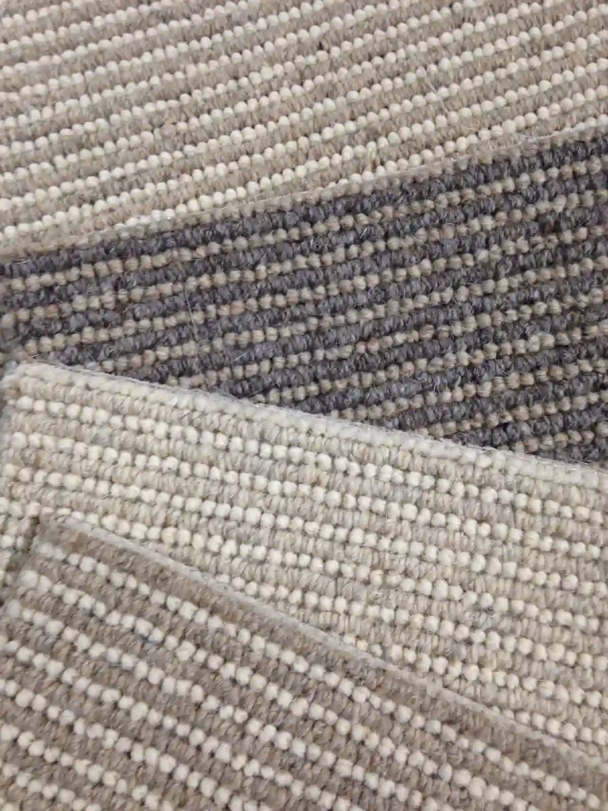 Hard-wearing nylon carpet for busy family rooms in Dubai